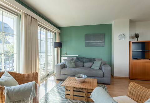 Pura Vida with Private Parking: Furniture, Interior Design, Flooring, Floor, Couch, Room, Wood, Ceiling, Living Room, Table