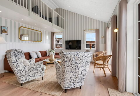 Delan - 650M from the Sea: Interior Design, Furniture, Floor, Flooring, Ceiling, Home, Couch, Living Room, Room, Lighting