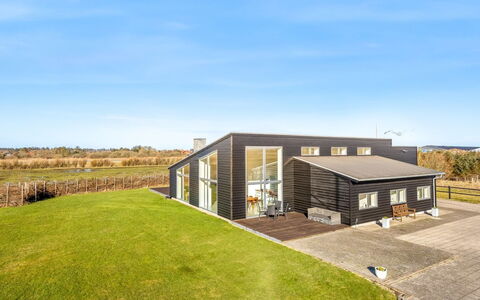 Emelita - 1.4Km from the Sea: Furniture, Wood, Interior Design, Flooring, Floor, Chair, Room, Ceiling, Living Room, Apartment