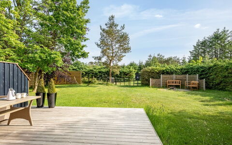 Nikica - from the Sea: Wood, Garden, Shrub, Land Lot, Hardwood, Shade, Plank, Wood Flooring, Lawn, Deck