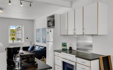 Alwina - 900M from the Sea: Kitchen, Kitchen Appliance, Major Appliance, Countertop, Interior Design, Flooring, Home Appliance, Furniture, Ceiling, Kitchen Stove