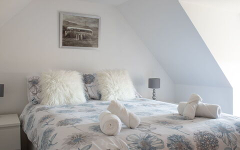Ben Edra Croft: Bed, Bedroom, Bedding, Furniture, Bed Sheet, Interior Design, Wood, Linens, Ceiling, Textile
