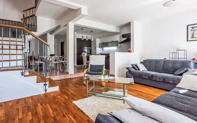 Accommodation:&nbsp;Deleut 151.1