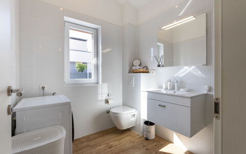 Olivia: Bathroom, Plumbing Fixture, Interior Design, Flooring, Floor, Wall, Sink, Toilet, Bathroom Sink, Tap