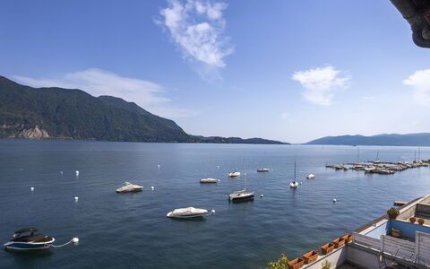 Leonard Lake: Water, Mountainous Landforms, Body Of Water, Boat, Mountain, Watercraft, Hill, Coastal And Oceanic Landforms, Waterway, Sea