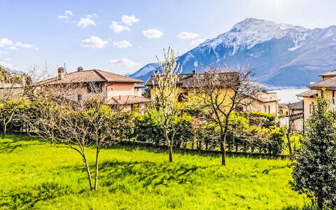 Casa Aldes: Mountainous Landforms, Mountain, Hill, Mountain Range, Landscape, Hill Station, Rural Area, Land Lot, Meadow, Valley