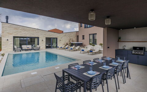 La Mari: Resort, Swimming Pool, Hotel, Resort Town, Seaside Resort, Hacienda, Thermae, Tropics, Villa