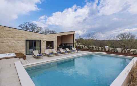 Sola: Resort, Swimming Pool, Hotel, Resort Town, Seaside Resort, Hacienda, Thermae, Tropics, Villa