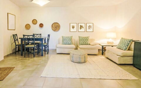 Carlotta: Resort, Swimming Pool, Hotel, Resort Town, Seaside Resort, Hacienda, Thermae, Tropics, Villa