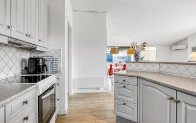 Sofus - 800M from the Sea