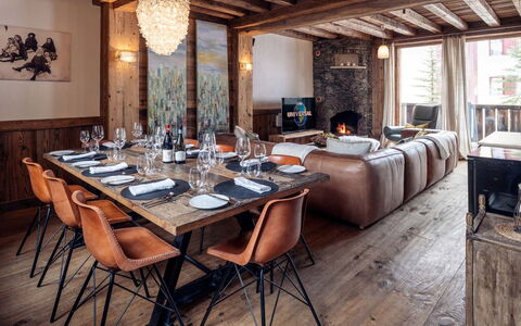 Chalet Genepy: Furniture, Wood, Table, Interior Design, Ceiling, Kitchen & Dining Room Table, Chair, Dining Room, Hardwood, Home