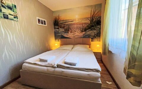 Bungalow am Grienericksee: Bedroom, Bed, Bedding, Hotel, Pillow, Bed Sheet, Bed Frame