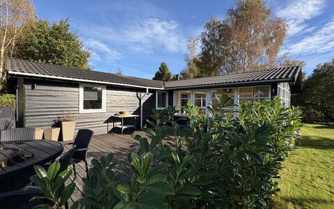 Ansberga - 3.2Km to the Fjord: Grass, Building, House, Roof, Home, Residential Area, Shrub, Cottage, Siding