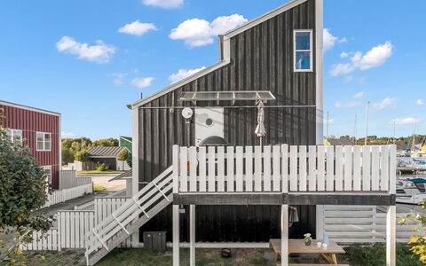 Björk - 10M from the Sea: Wood, Home, Siding, Composite Material, Urban Design, Stairs, Slope, Plank, Porch, Balcony