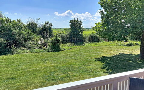 Villa Alvaret: Sky, Green, Grass, Shrub, Grassland, Landscape, Plain, Land Lot, Garden
