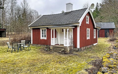Kråktorpet: Facade, Roof, Solar Energy, Shade, Solar Power, Shed, Siding