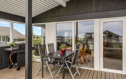 Danail - 250M from the Sea: Roof, House, Home, Cottage, Door, Siding, Deck, Porch, Plank, Hardwood