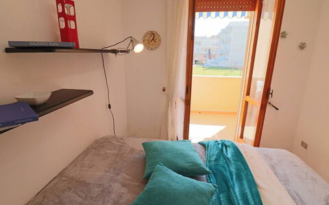 Myriam: Interior Design, Wall, Furniture, Bedroom, Bed, Wood, Floor, Flooring, Room, Bed Sheet