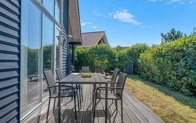 Safina - 1Km from the Sea