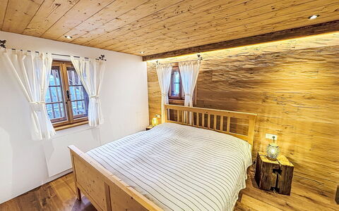 Mirnock-Chalet: Wood, Floor, Flooring, Interior Design, Bedroom, Furniture, Bed, Wood Flooring, Home, Ceiling