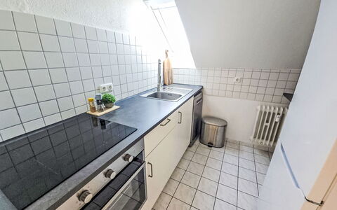 Reitstallweg: Tile, Plumbing Fixture, Aluminium, Kitchen, Kitchen Sink, Tap