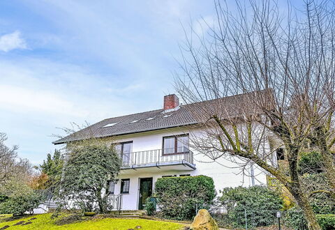 Reitstallweg: Building, Window, House, Residential Area, Shrub, Home, Roof, Cottage, Land Lot, Rural Area