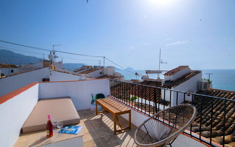 Mi Ami: Balcony