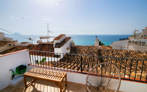 Mi Ami: Balcony, Apartment, Hotel