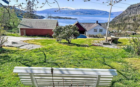 Hagen: Grass, House, Landscape, Hill, Cottage, Shrub, Rural Area, Highland, Land Lot