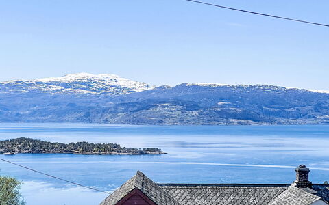 Hagen: Blue, Water, Body Of Water, Water Resources, Mountainous Landforms, Coastal And Oceanic Landforms, Mountain, Hill, Coast, Highland