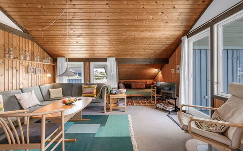 Flory - 400M from the Sea: Interior Design, Furniture, Wood, Flooring, Ceiling, Floor, Chair, Room, Light Fixture, Living Room