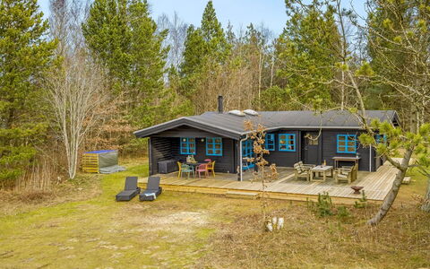Aksinja - 500M from the Sea: Cottage, House, Land Lot, Home, Rural Area, Garden Buildings, Log Cabin, Estate, Yard, Shed