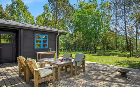 Aksinja - 500M from the Sea: Furniture, Wood, Interior Design, Flooring, Floor, Chair, Room, Ceiling, Living Room, Apartment