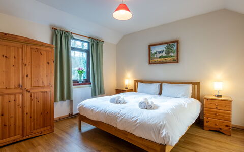 Fishermans Riverside Combi: Bed, Bedroom, Wood, Bed Sheet, Bedding, Bed Frame, Furniture, Interior Design, Ceiling, Nightstand