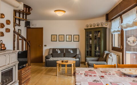 Ginepro: Furniture, Interior Design, Wood, Ceiling, Couch, Flooring, Room, Floor, Living Room, Home