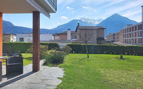 Sailor'S Home: Mountain Range, Lawn, Garden, Shade, Ridge, Yard, Landscaping, Summit, Alps, Hedge