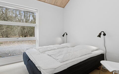 Aarre - 1Km from the Sea: Wood, Bedroom, Bed, Bedding, Bed Sheet, Ceiling, Bed Frame, Room, Linens, Hardwood