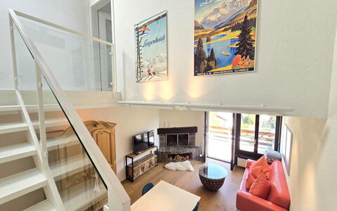 Casa la Schmetta 54: Interior Design, Wood, Flooring, Ceiling, Floor, Lighting, Room, Furniture, Couch, Living Room
