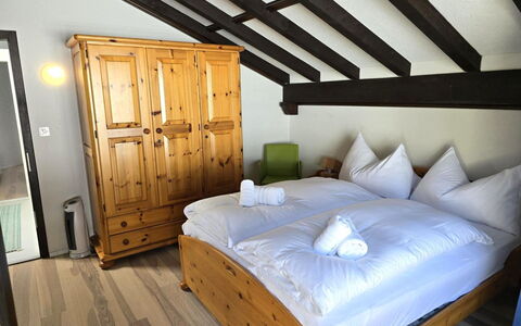 Casa la Schmetta 54: Wood, Bedroom, Floor, Bed, Furniture, Interior Design, Flooring, Bed Sheet, Bedding, Bed Frame