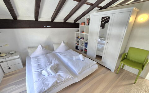 Casa la Schmetta 54: Bed, Bedroom, Floor, Interior Design, Flooring, Wood, Furniture, Ceiling, Bed Sheet, Bedding
