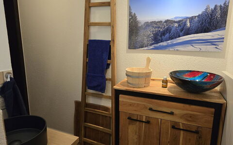Casa la Schmetta 54: Wood, Room, Wood Stain, Hardwood, Varnish, Picture Frame, Plank, Cabinetry, Plywood, Wood Flooring