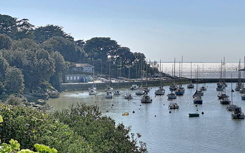 La Potée: Water, Body Of Water, Water Resources, Boat, Watercraft, Waterway, Boats And Boating--Equipment And Supplies, Coast, Coastal And Oceanic Landforms, Watercourse