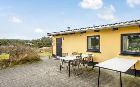 Gunhilda - 300M from the Sea: House, Roof, Home, Cottage, Shed, Garden Buildings, Siding, Yard, Log Cabin, Hut