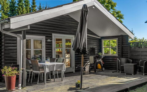 Tjarko - 690M to the Fjord: House, Roof, Home, Cottage, Shed, Garden Buildings, Siding, Yard, Log Cabin, Hut
