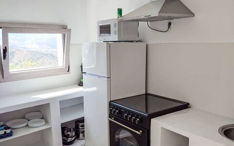 Nido Aguila Blanca: Major Appliance, Interior Design, Kitchen Appliance, Flooring, Furniture, Floor, Ceiling, Home Appliance, Room, Kitchen