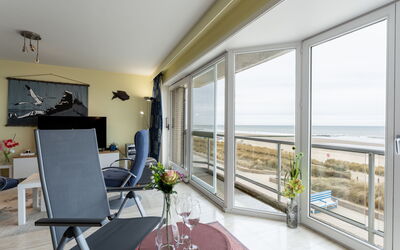 Mitsou with Seaview and Parking