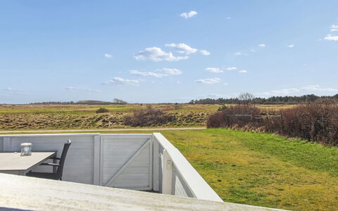 Amlethus - 2.3Km from the Sea: Sky, Daytime, Grass, Plain, Land Lot, Grassland, Prairie, Field, Meadow