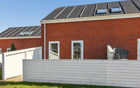 Amlethus - 2.3Km from the Sea: Cottage, Shed, Hut, Farmhouse, Prairie, Shack, Barn, Log Cabin, Garden Buildings