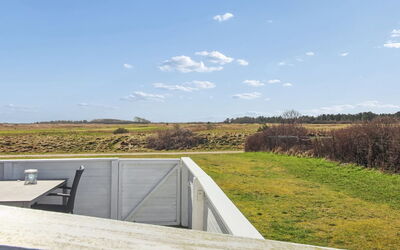 Amlethus - 2.3Km from the Sea