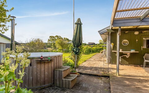 Dimo - 75M to the Fjord: Home, Cottage, Garden, Deck, Backyard, Yard, Shade, Landscaping, Estate, Garden Buildings